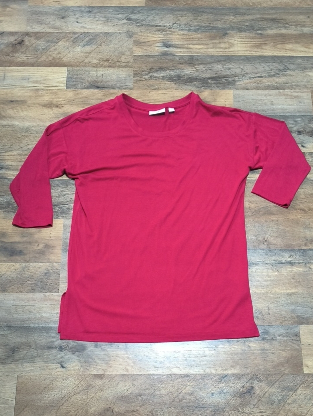 Women's Crewneck Long Sleeve Tee - Raspberry Red